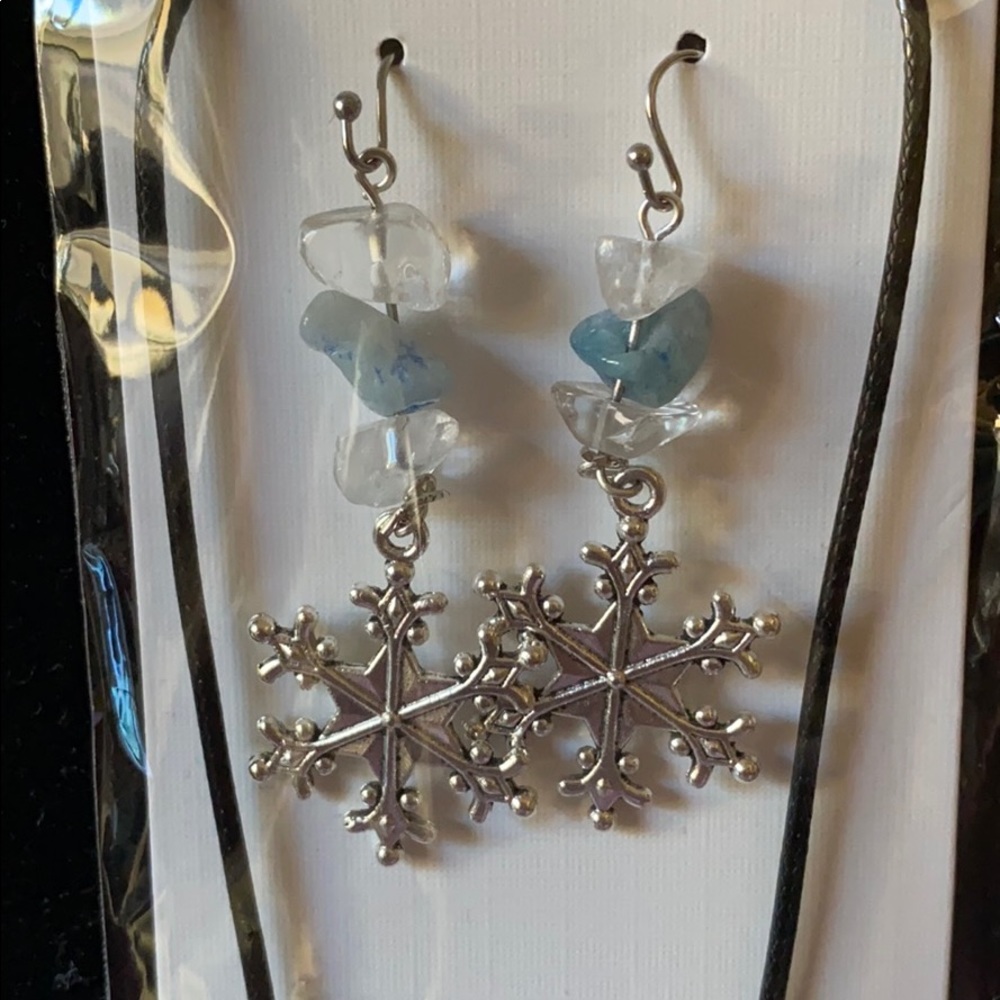Snowflake Necklace Set!!! - Picture 2 of 3